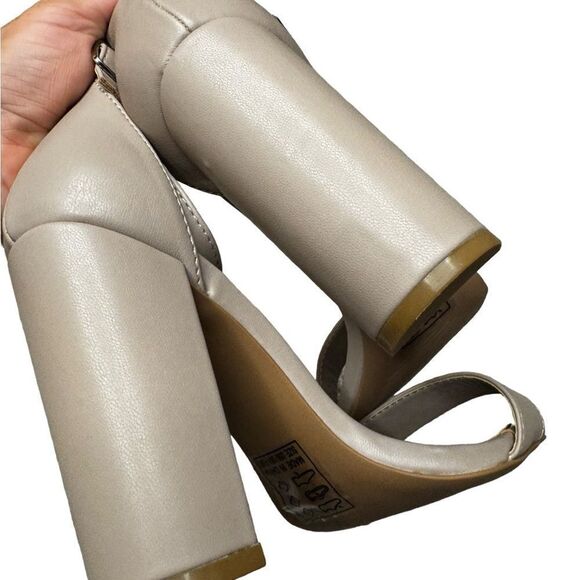 NWOT Qupid cashmere ankle strap sandal size 6 - Picture 5 of 7